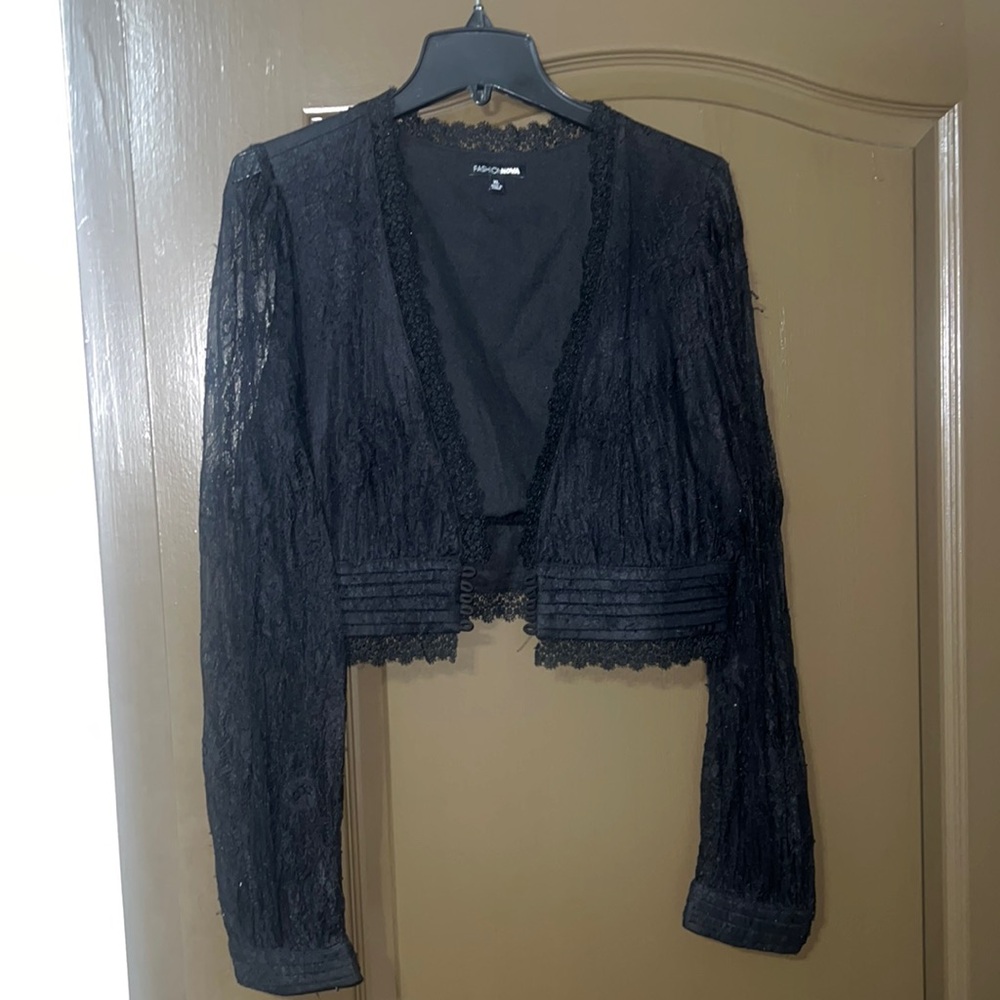 Fashion nova lace crop top